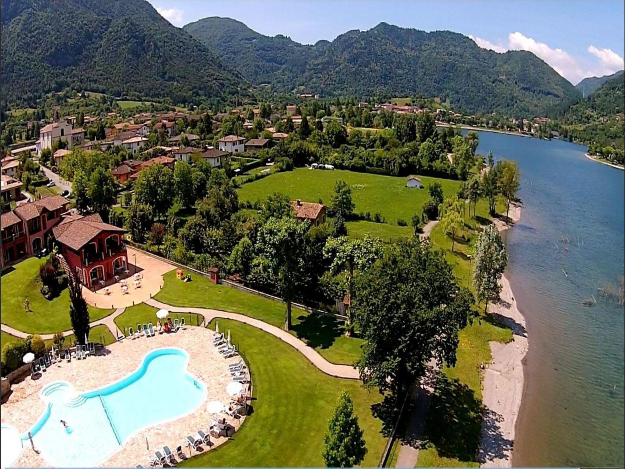 Spacious Apartment In Idro With Shared Pool Crone Exterior photo