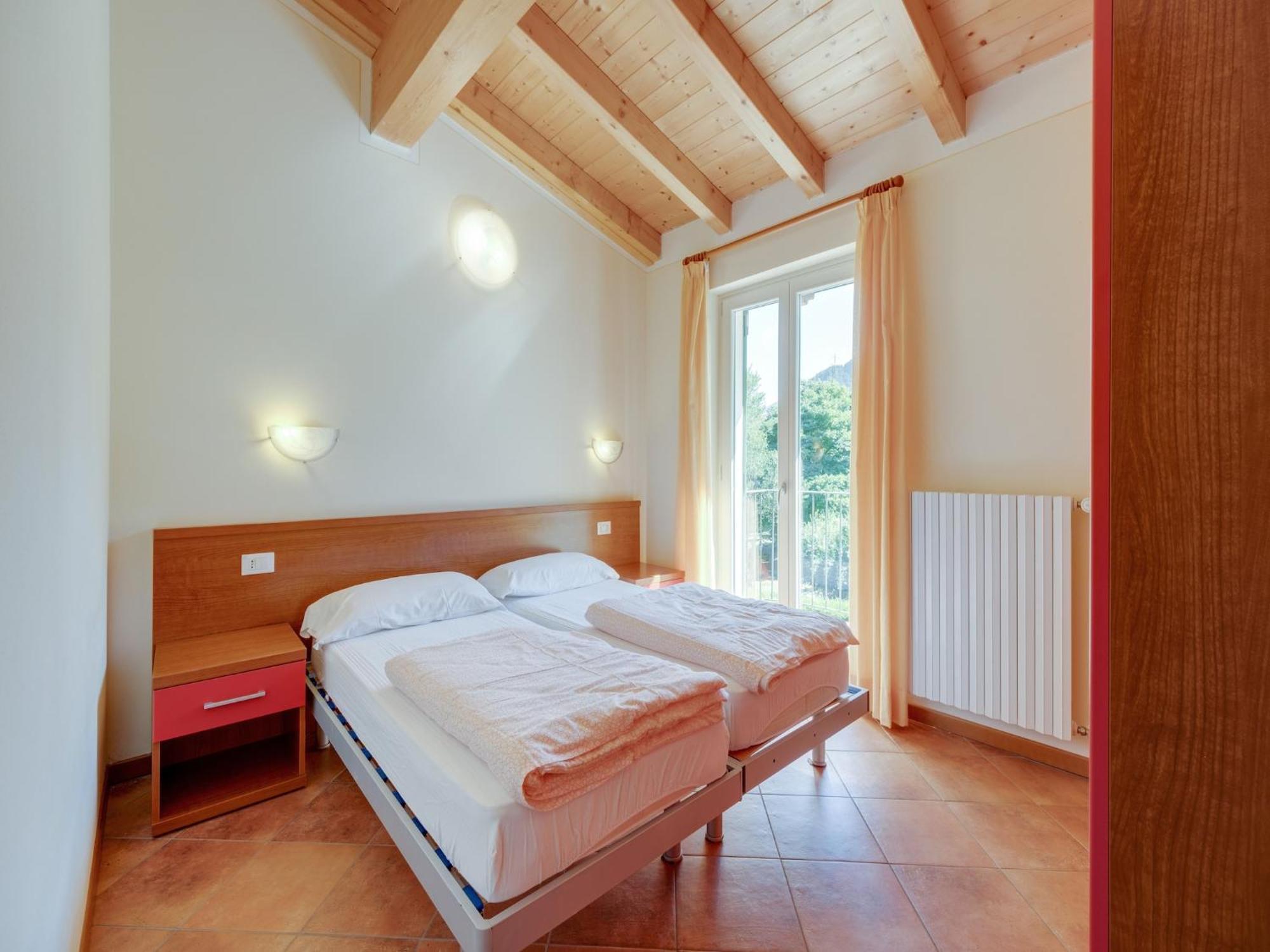 Spacious Apartment In Idro With Shared Pool Crone Exterior photo